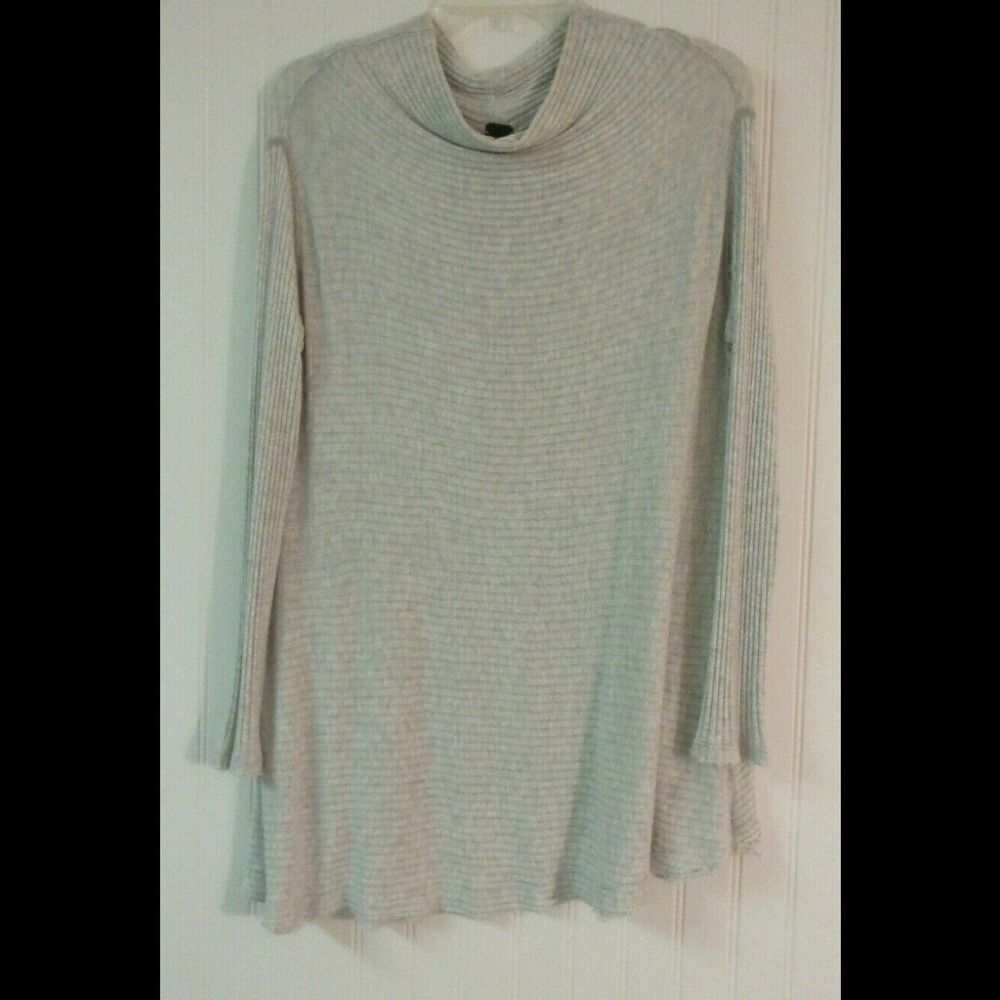 Anthropologie sweater by We the Free gray Medium